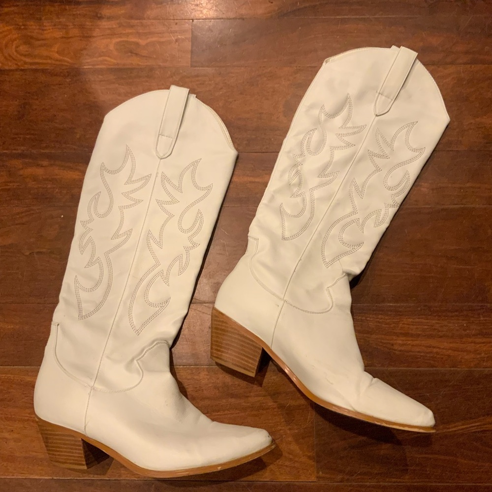 White Western Boots. Size 9.5